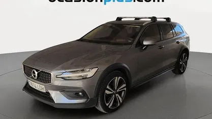 Usado Volvo V60 CC Pro 190 CV (139 kW) 2019 Gris Familiar