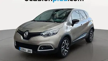 Usado Renault Captur Zen 120 CV (88 kW) 2016 Beige SUV