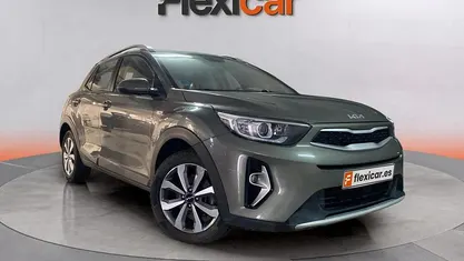 Usado 2021 Kia Stonic SUV | 11.990 € (Precio justo)