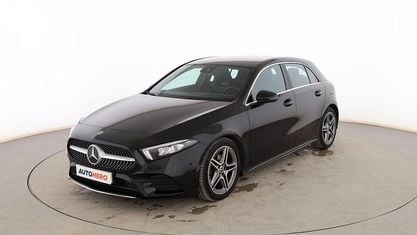 Usado Mercedes A180 AMG line 116 CV (85 kW) 2022 Negro Berlina