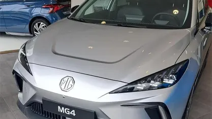 Nuevo MG MG4 EV Luxury 150 kW (204 CV) 2025 Blanco Utilitario