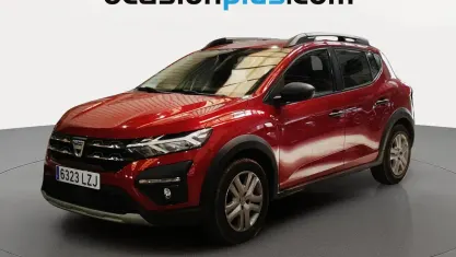 Usado Dacia Sandero Essentiel 91 CV (66 kW) 2022 Rojo Utilitario