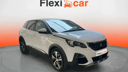 Usado Peugeot 3008 Allure 131 CV (96 kW) 2018 Blanco Monovolumen