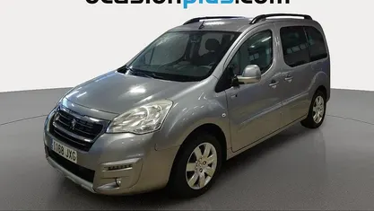 Usado Peugeot Partner Tepee Style 120 CV (88 kW) 2017 Gris Monovolumen