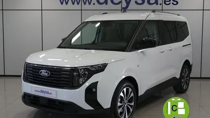 Usado Ford Tourneo Courier Titanium 125 CV (91 kW) 2026 Monovolumen