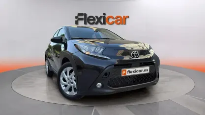 Usado Toyota Aygo X Play 72 CV (52 kW) 2022 Gris SUV