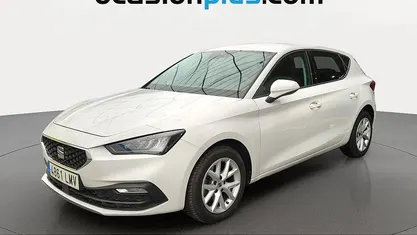Käytetty Seat Leon Style 116 HP (85 kW) 2021 Valkoinen Viistoperä