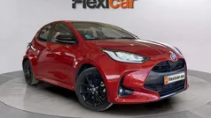Rojo Usado 2024 Toyota Yaris Hybrid Business Edition Berlina | 22.090 € (Precio justo)