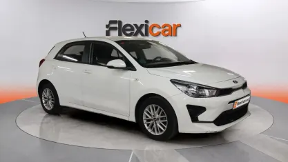 Usado Kia Rio 84 CV (61 kW) 2021 Blanco Berlina
