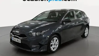 Usado Kia Ceed 136 CV (100 kW) 2023 Gris Utilitario