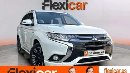 Usado Mitsubishi Outlander P-HEV 203 CV (149 kW) 2017 Blanco SUV