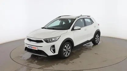 Blanco Usado 2022 Kia Stonic SUV | 15.899 € (Precio justo)