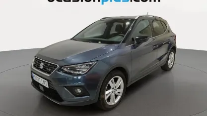 Usado Seat Arona FR 90 CV (66 kW) 2021 Gris SUV