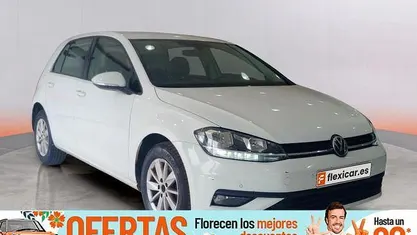 Usado VW Golf VII Advance 115 CV (84 kW) 2019 Blanco Berlina