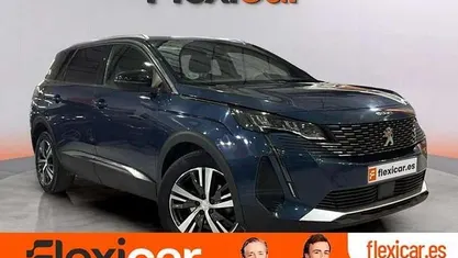 Usado 2023 Peugeot 5008 Allure SUV | 21.990 € (Buen precio)