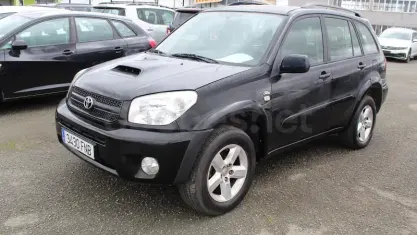 Usado Toyota RAV4 Luna 116 CV (85 kW) 2005 Negro SUV