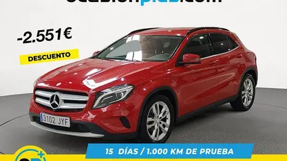 Rojo Usado 2017 Mercedes GLA200 Urban SUV | 16.899 € (Buen precio)