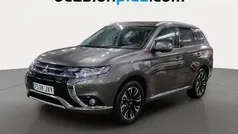 Gris Usado 2017 Mitsubishi Outlander P-HEV SUV | 20.790 € (Precio justo)