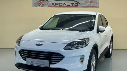 Usado Ford Kuga ST-Line 150 CV (110 kW) 2022 Blanco SUV