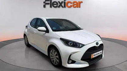 Usado Toyota Yaris Hybrid Active 117 CV (86 kW) 2024 Berlina