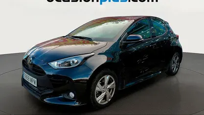 Usado Toyota Yaris Hybrid Active 116 CV (85 kW) 2024 Negro Utilitario