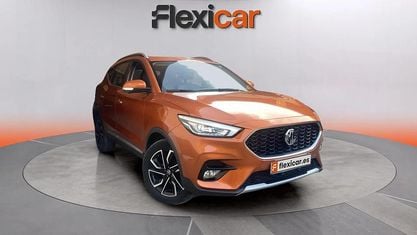 Usado MG ZS Luxury 111 CV (81 kW) 2023 Naranja Berlina