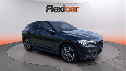 Usado Alfa Romeo Stelvio Sprint 160 CV (117 kW) 2022 Negro SUV