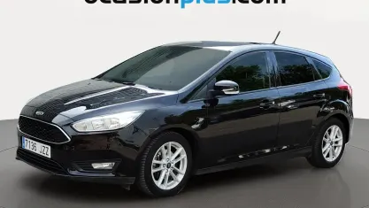 Usado Ford Focus Trend+ 120 CV (88 kW) 2017 Negro Utilitario