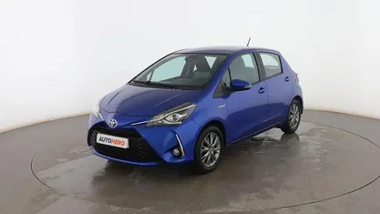 Usado Toyota Yaris Hybrid Active 101 CV (74 kW) 2018 Azul Utilitario