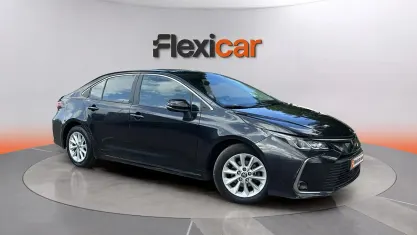 Usado Toyota Corolla Active 125 CV (91 kW) 2023 Negro Berlina