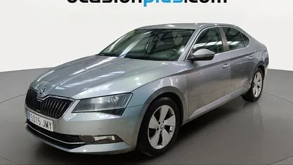 Usado Skoda Superb Ambition 120 CV (88 kW) 2016 Gris Berlina