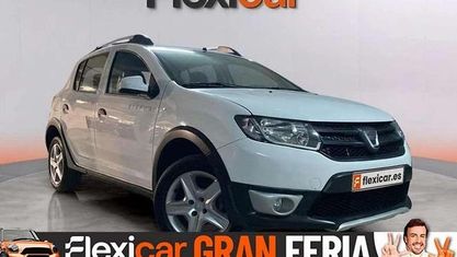 Używany Dacia Sandero Stepway 90 KM (66 kW) 2015 Biały Hatchback