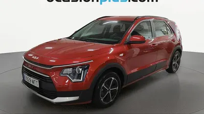 Käytetty Kia Niro 129 HP (94 kW) 2024 Punainen Katumaasturi