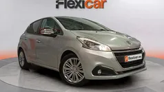 Usado 2018 Peugeot 208 Signature Sky Utilitario | 6990 € (Buen precio)
