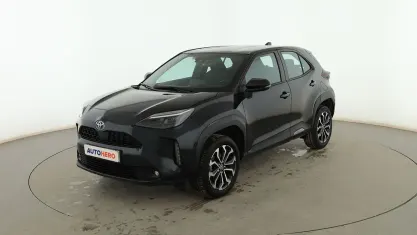Używany Toyota Yaris Cross Active 116 KM (85 kW) 2021 Czarny SUV