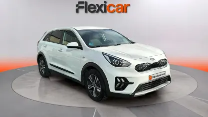 Begagnad Kia Niro 141 HK (103 kW) 2021 Vit SUV