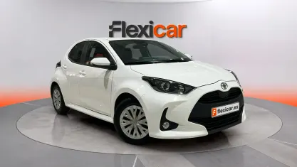 Usado Toyota Yaris Active 69 CV (50 kW) 2023 Blanco Utilitario