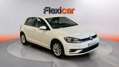 Usado VW Golf VII 115 CV (84 kW) 2019 Beige Berlina