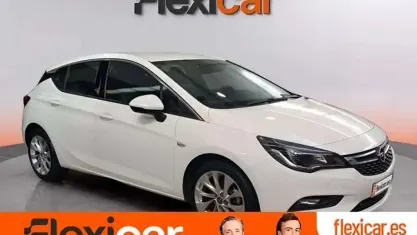 Usado Opel Astra Dynamic 136 CV (100 kW) 2017 Blanco Utilitario