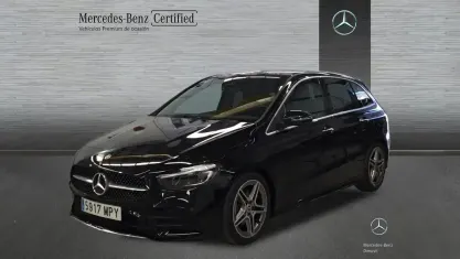Käytetty Mercedes B180 AMG line 116 HP (85 kW) 2024 Musta Tila-auto
