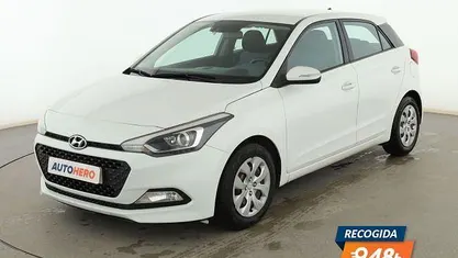 Usado Hyundai i20 100 CV (73 kW) 2016 Blanco Berlina