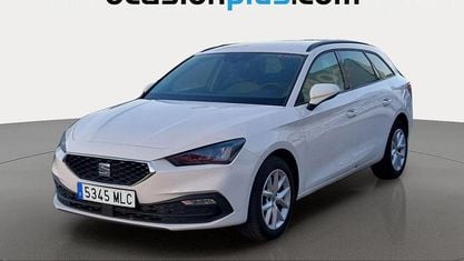 Używany Seat Leon Style 130 KM (95 kW) 2023 Biały Minivan