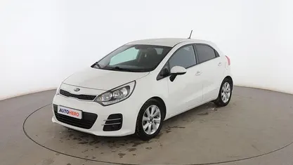Usado Kia Rio 85 CV (62 kW) 2015 Blanco Utilitario