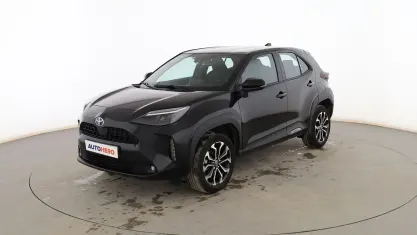 Używany Toyota Yaris Cross Active 116 KM (85 kW) 2021 Czarny SUV