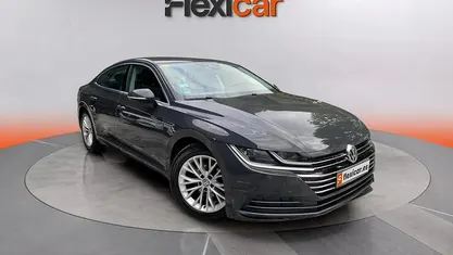 Usado VW Arteon 150 CV (110 kW) 2018 Gris Coupe