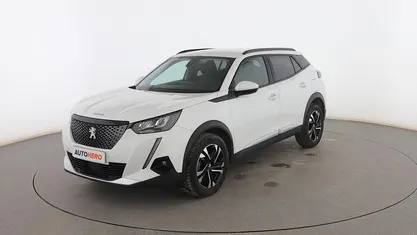 Usado Peugeot 2008 Allure 110 CV (80 kW) 2021 Blanco SUV