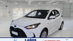 Usado 2021 Toyota Yaris Hybrid Active Berlina | 14.250 € (Buen precio)