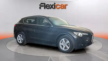 Usado Alfa Romeo Stelvio 180 CV (132 kW) 2017 Negro SUV