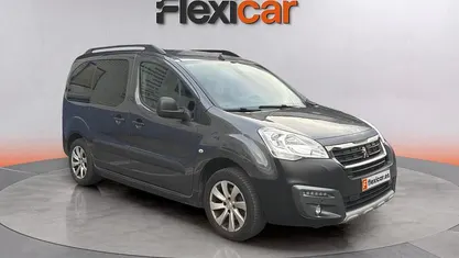 Usado Peugeot Partner Tepee Outdoor 110 CV (80 kW) 2017 Monovolumen