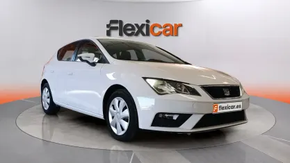 Usado Seat Leon Reference 90 CV (66 kW) 2019 Blanco Berlina